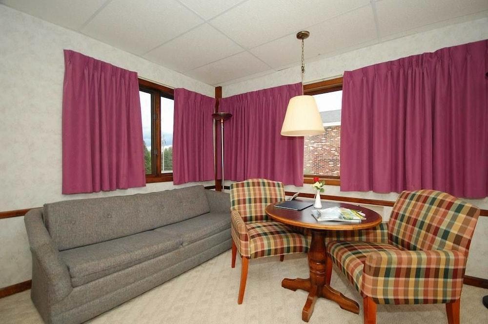Hilltop Inn مونبلييه المظهر الخارجي الصورة